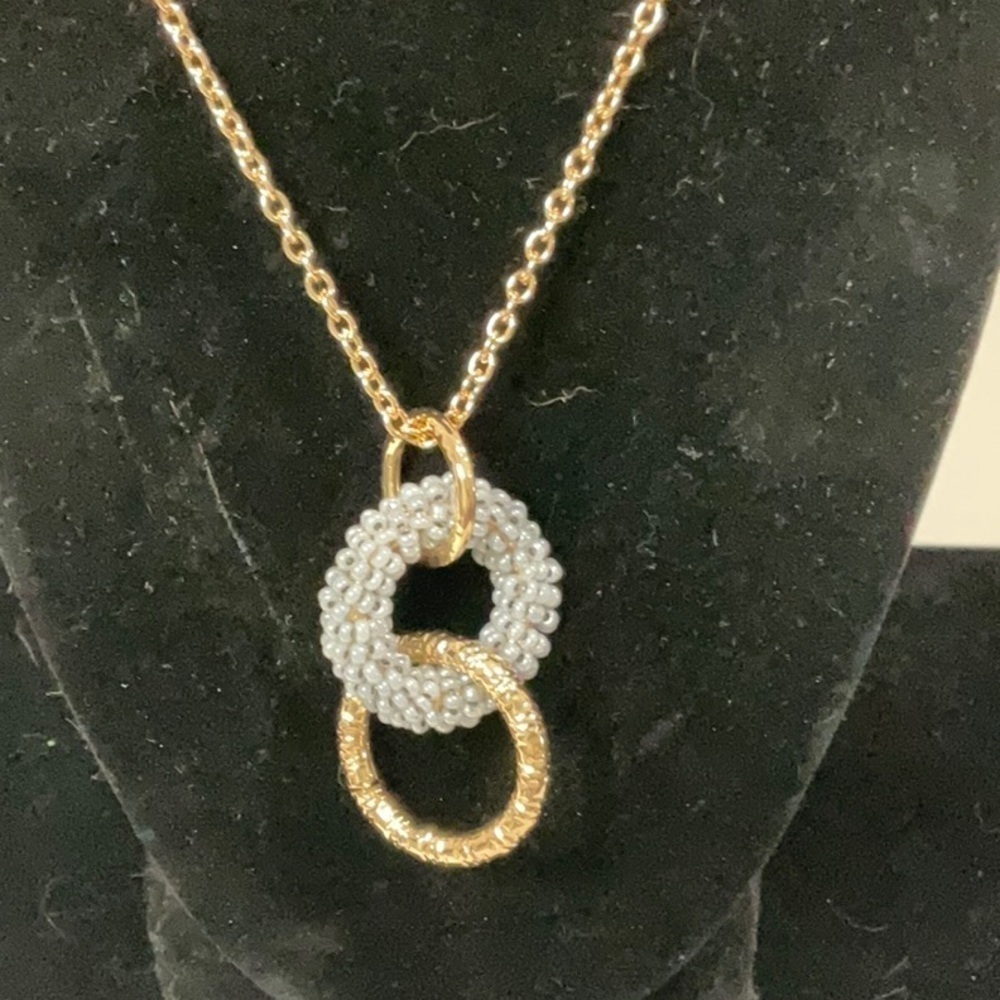 Banana Republic NWT Goldtone & Gray Beaded Necklace 28” - Picture 2 of 4